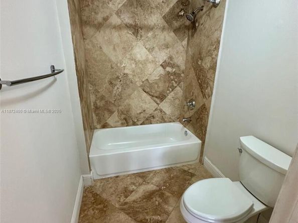 2424 Centergate Dr 204, Miramar FL 33025