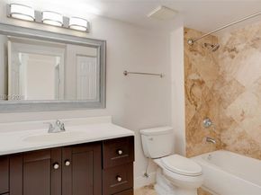 2424 Centergate Dr 204, Miramar FL 33025