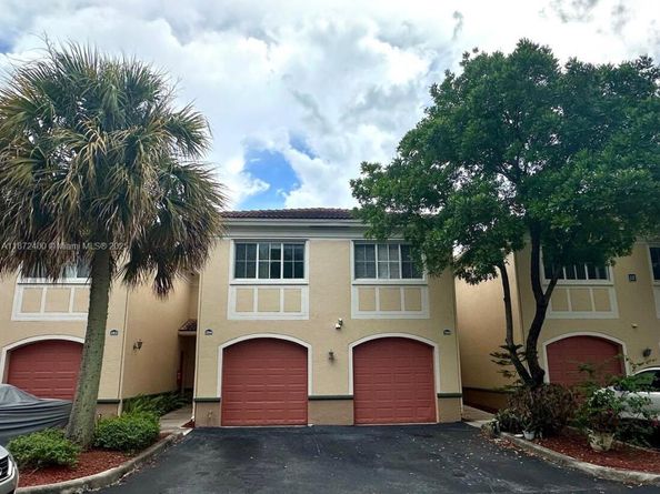 2424 Centergate Dr 204, Miramar FL 33025