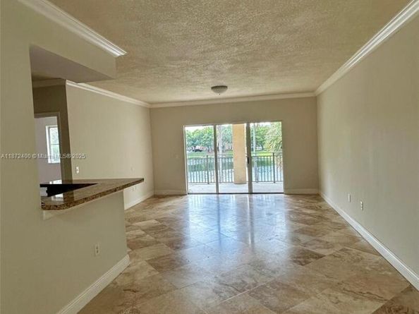 2424 Centergate Dr 204, Miramar FL 33025