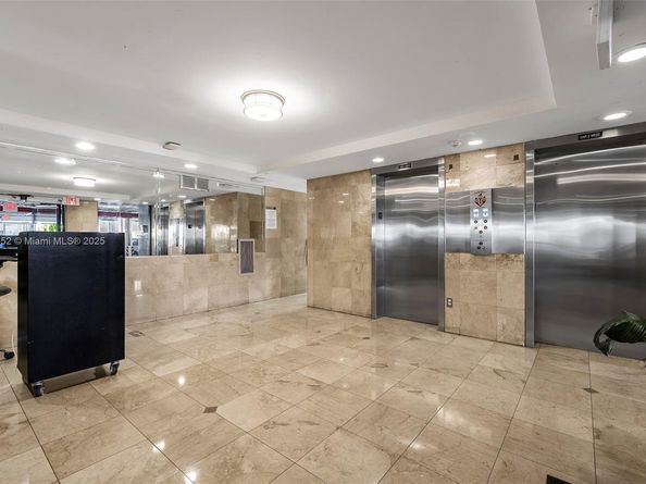 345 Ocean Dr 718, Miami Beach FL 33139