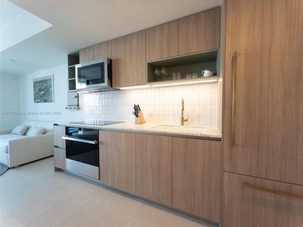 159 NE 6th St 2508, Miami FL 33132