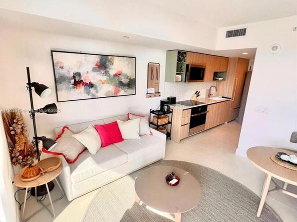 159 NE 6th St 2508, Miami FL 33132