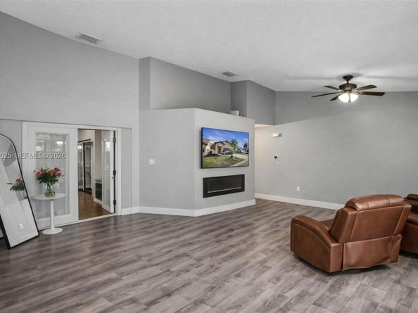 18765 NW 55th Ave, Miami Gardens FL 33055