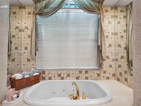 10430 Kestrel St, Plantation FL 33324