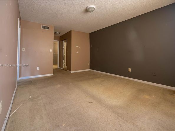 9740 W Mcnab Rd 111, Tamarac FL 33321