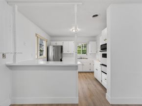 11190 SW 57th St, Miami FL 33173