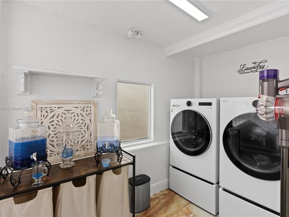 851 NW 132nd Pl, Miami FL 33182