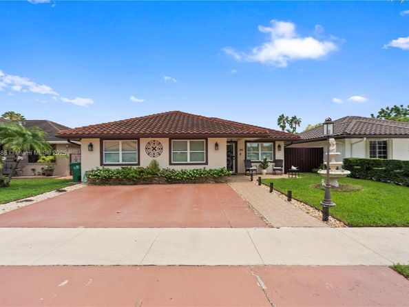 851 NW 132nd Pl, Miami FL 33182
