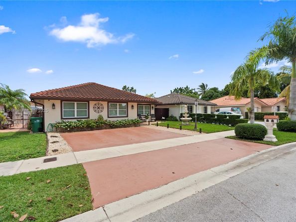 851 NW 132nd Pl, Miami FL 33182