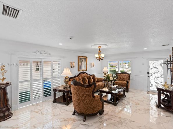 851 NW 132nd Pl, Miami FL 33182