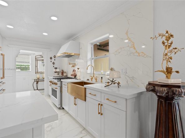 851 NW 132nd Pl, Miami FL 33182