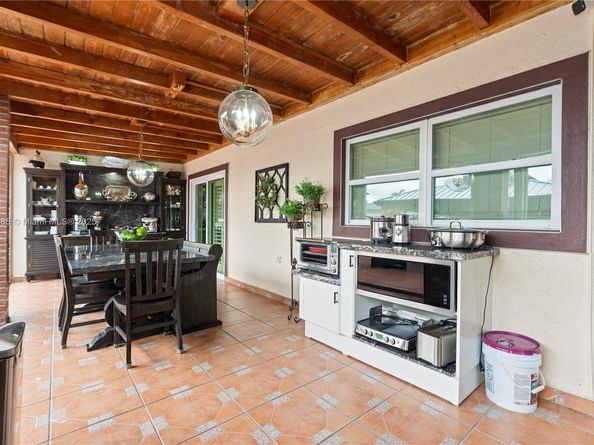 851 NW 132nd Pl, Miami FL 33182