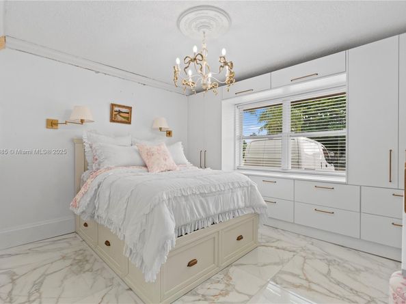 851 NW 132nd Pl, Miami FL 33182