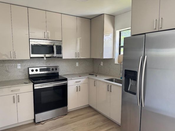 3840 NE 12th Ave, Pompano Beach FL 33064