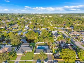 1120 SW 128th Dr, Davie FL 33325