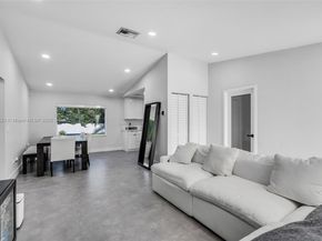 1120 SW 128th Dr, Davie FL 33325