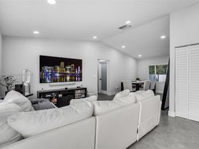 1120 SW 128th Dr, Davie FL 33325