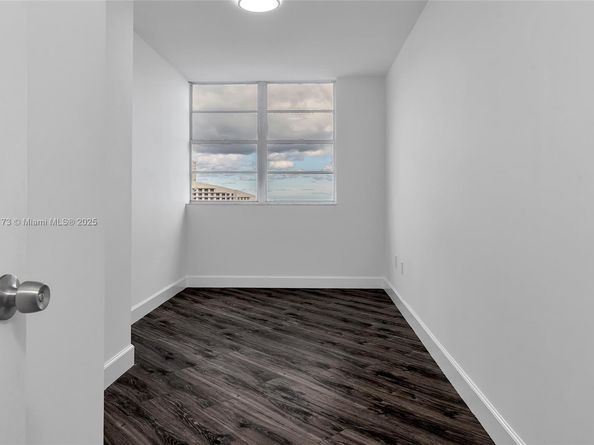 825 Brickell Bay Dr 1942, Miami FL 33131