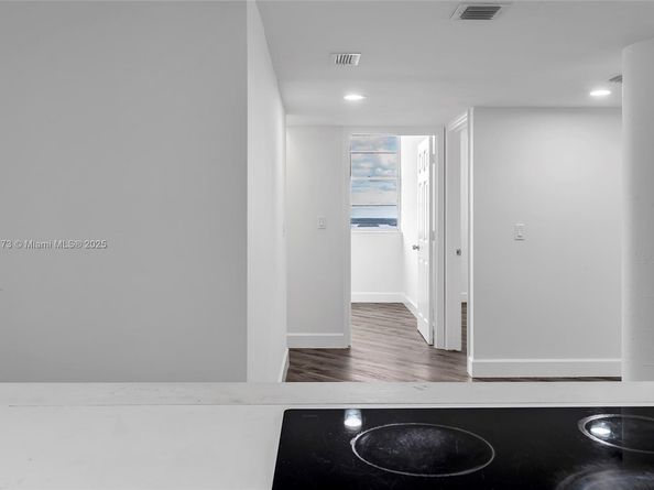 825 Brickell Bay Dr 1942, Miami FL 33131