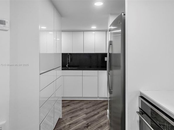 825 Brickell Bay Dr 1942, Miami FL 33131