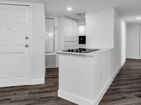 825 Brickell Bay Dr 1942, Miami FL 33131