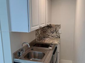 1050 NW 25th Way, Fort Lauderdale FL 33311