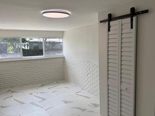 1050 NW 25th Way, Fort Lauderdale FL 33311