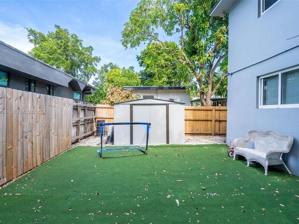 661 NE 61st St, Miami FL 33137