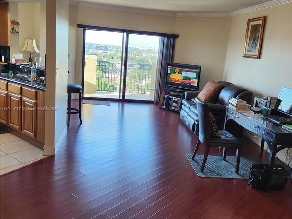 4242 NW 2nd St 1202, Miami FL 33126