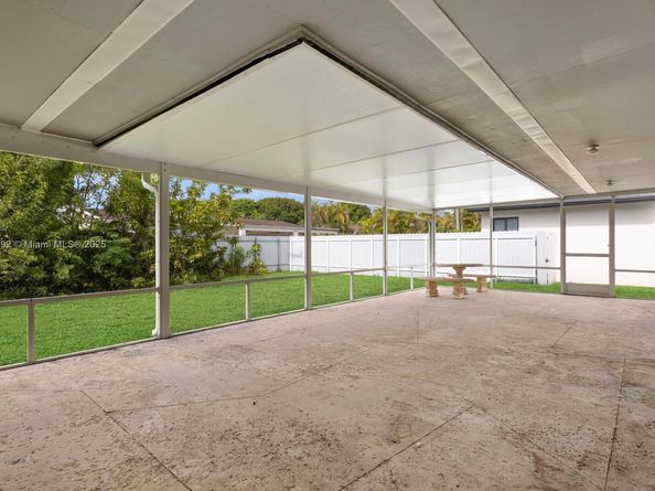 8980 SW 59th St, Miami FL 33173