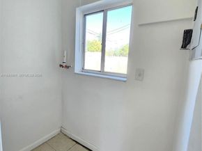 5621 Cleveland St, Hollywood FL 33021