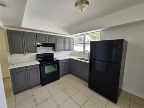 5621 Cleveland St, Hollywood FL 33021