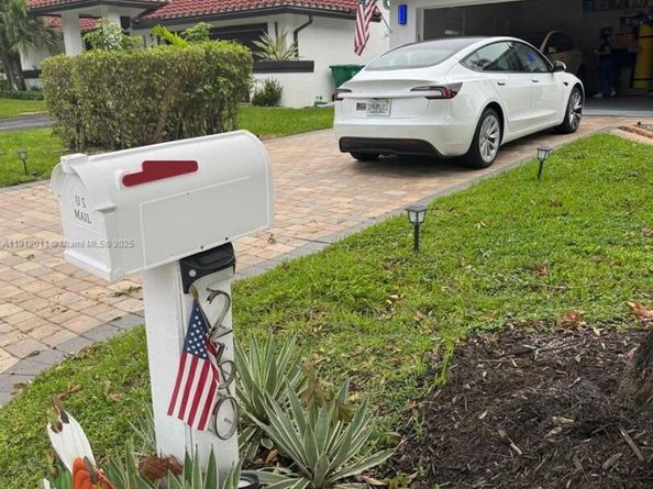 260 NW 121st Ter, Coral Springs FL 33071