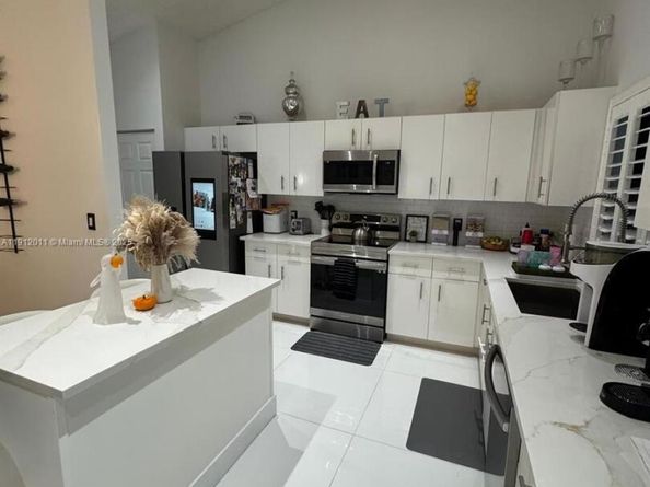 260 NW 121st Ter, Coral Springs FL 33071