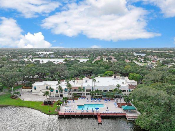 9491 Evergreen Pl 207, Davie FL 33324