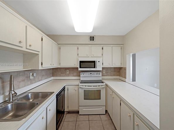 9491 Evergreen Pl 207, Davie FL 33324