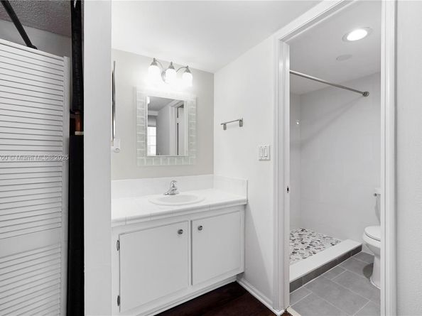 9491 Evergreen Pl 207, Davie FL 33324