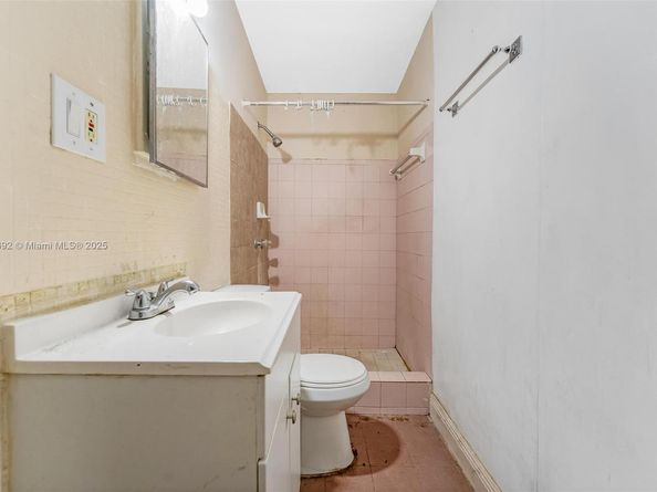 531 NE 58th St, Oakland Park FL 33334