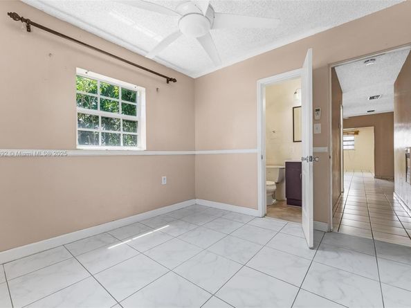 531 NE 58th St, Oakland Park FL 33334