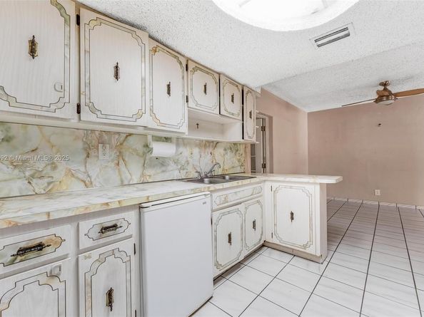 531 NE 58th St, Oakland Park FL 33334