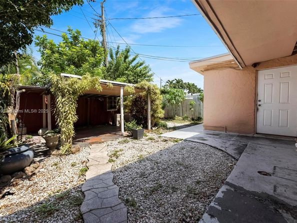 531 NE 58th St, Oakland Park FL 33334