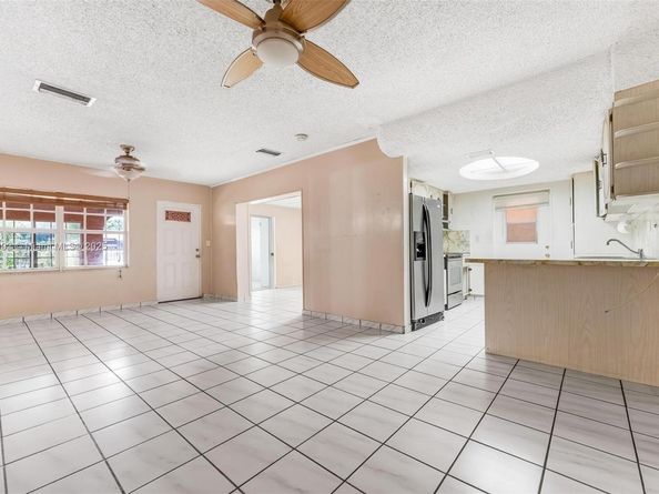 531 NE 58th St, Oakland Park FL 33334
