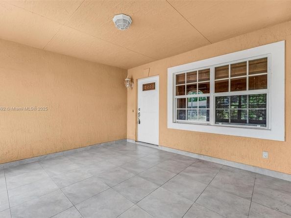 531 NE 58th St, Oakland Park FL 33334