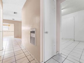 531 NE 58th St, Oakland Park FL 33334