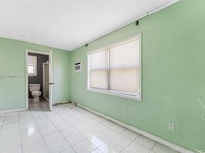 531 NE 58th St, Oakland Park FL 33334