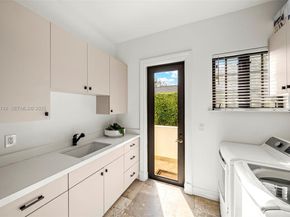 8800 SW 57 Ave, Pinecrest FL 33156