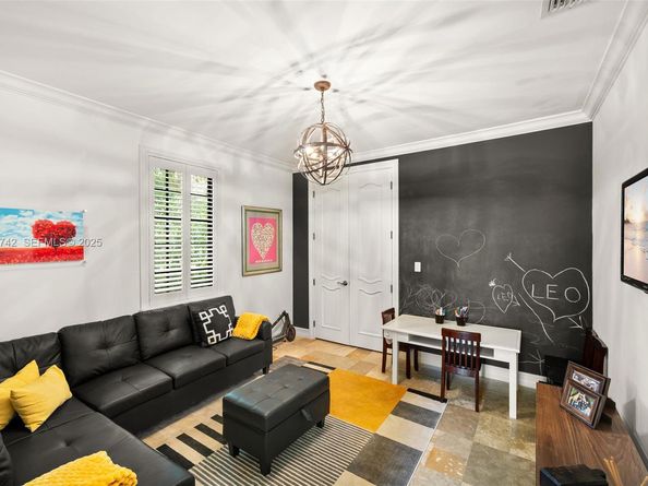 8800 SW 57 Ave, Pinecrest FL 33156