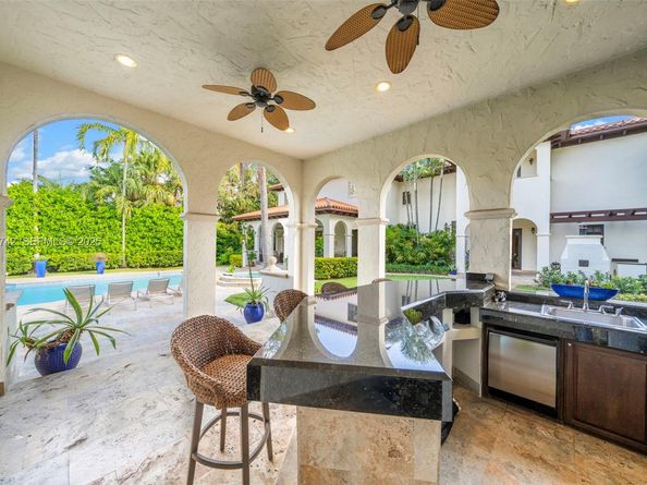 8800 SW 57 Ave, Pinecrest FL 33156