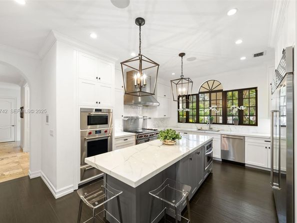 8800 SW 57 Ave, Pinecrest FL 33156